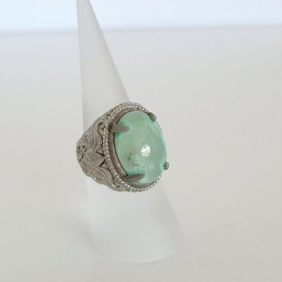 Green Chalcedony Engraved Ring Size 7 - Picture 3 of 11